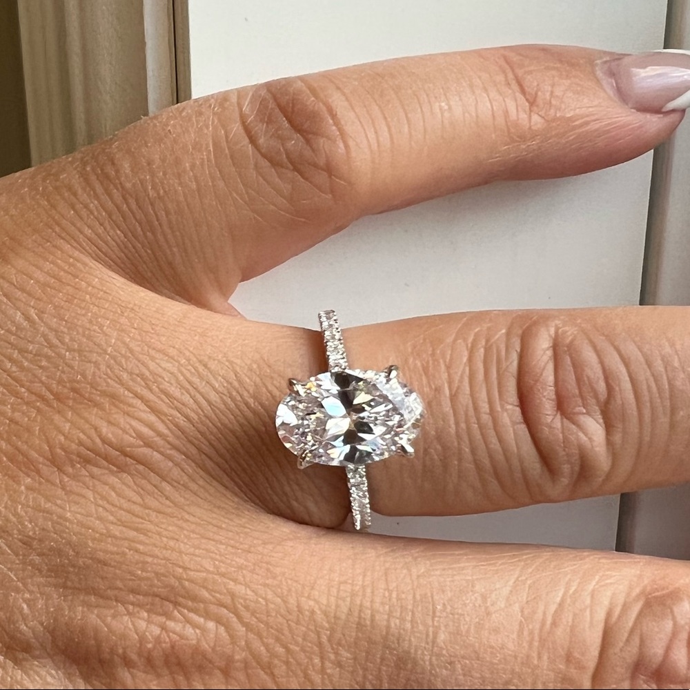 925 Sterling Silver Oval Ring - Picture 6 of 7